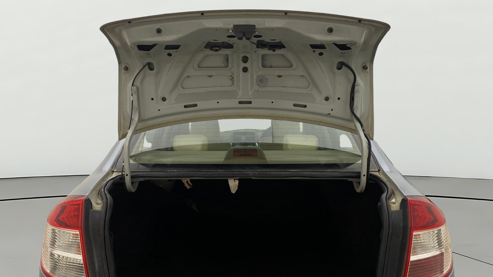View 2014 Maruti Suzuki 1000 Base Variant Image 16 Used 2014 Maruti Suzuki 1000 Base Variant Image 16