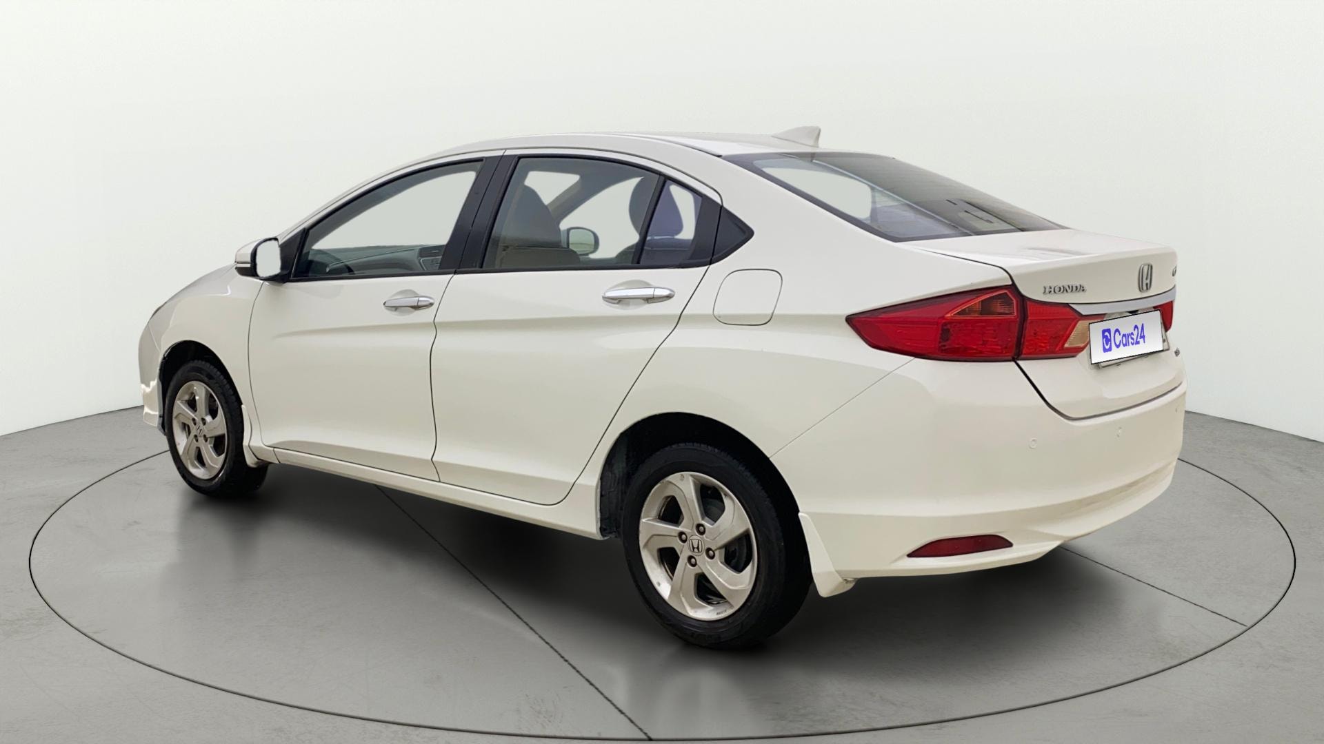 View 2016 Honda City ZX MT Diesel Anniversary Edition Image 2 Used 2016 Honda City ZX MT Diesel Anniversary Edition Image 2