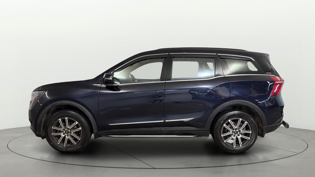 View Mahindra XUV700 Image 28 Used Mahindra XUV700 Image 28