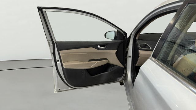 View Hyundai Verna Image 38 Used Hyundai Verna Image 38