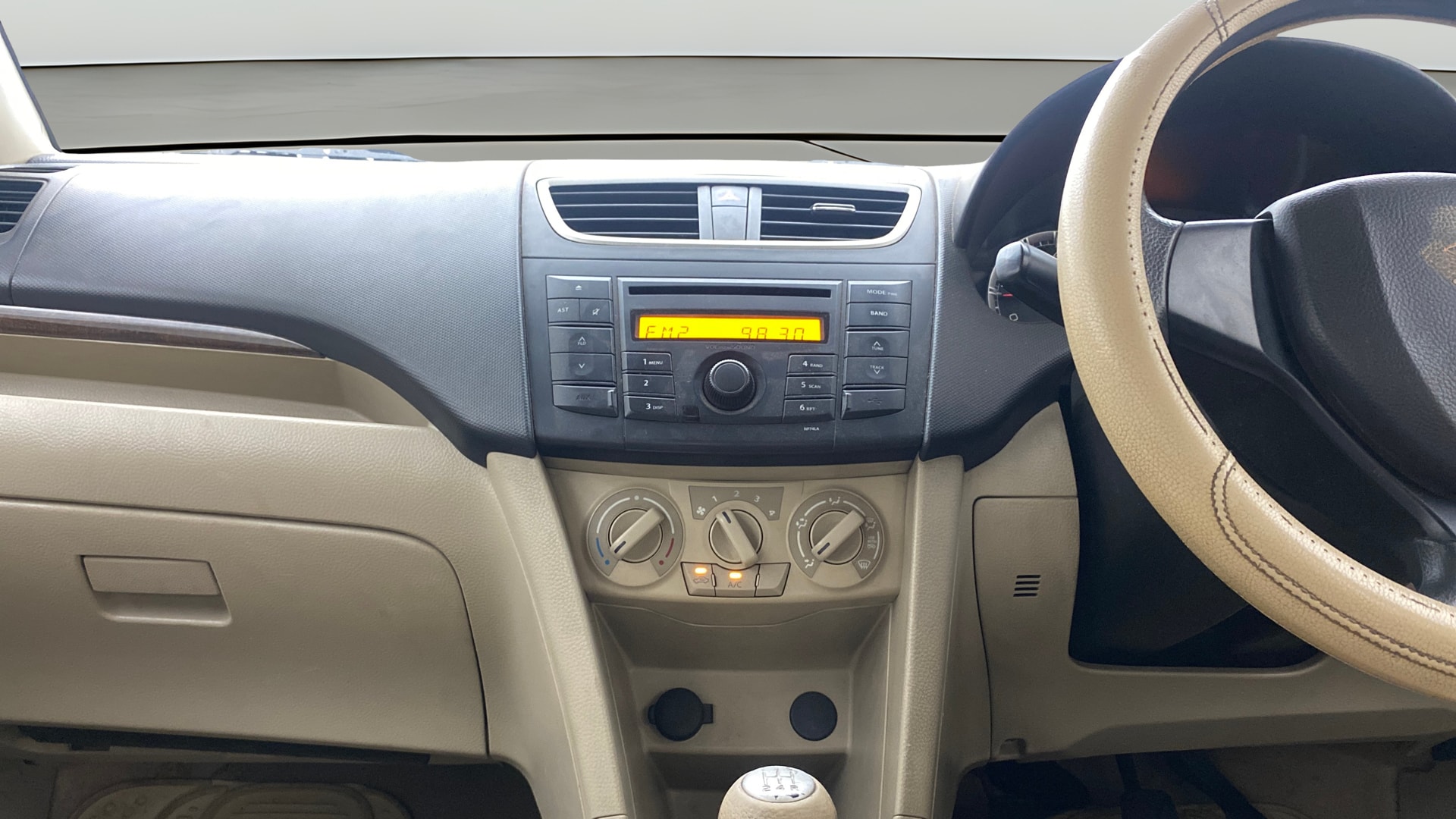 View 2015 Maruti Suzuki 1000 Base Variant Image 17 Used 2015 Maruti Suzuki 1000 Base Variant Image 17