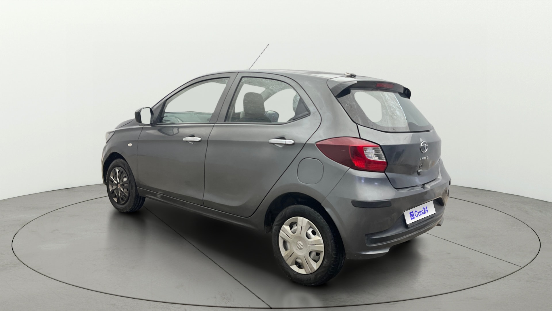 View 2021 Tata Tiago Revotorq XB Image 2 Used 2021 Tata Tiago Revotorq XB Image 2