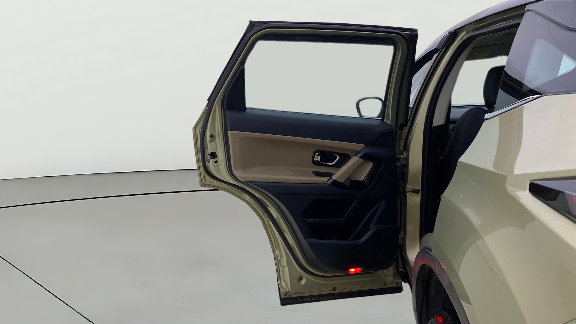 View 2022 Tata Harrier XE Image 15 Used 2022 Tata Harrier XE Image 15