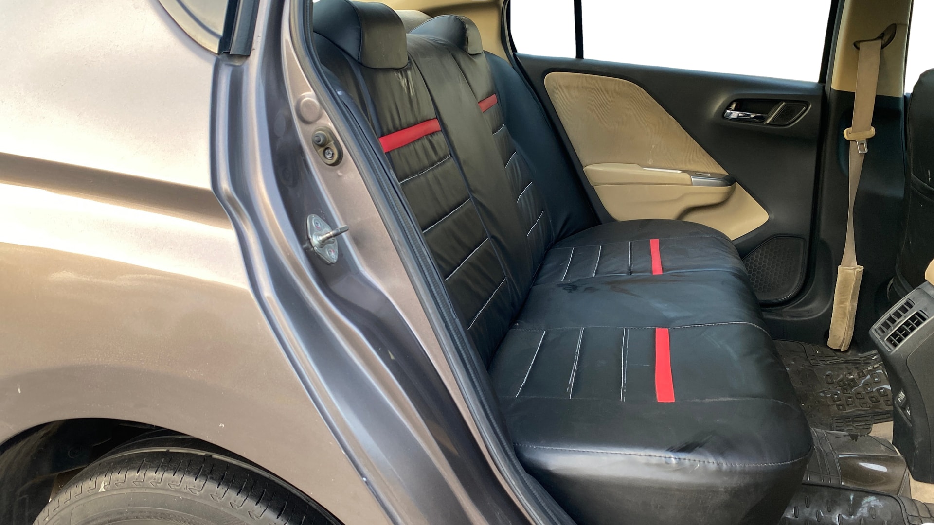 View 2014 Honda City ZX MT Diesel Anniversary Edition Image 31 Used 2014 Honda City ZX MT Diesel Anniversary Edition Image 31