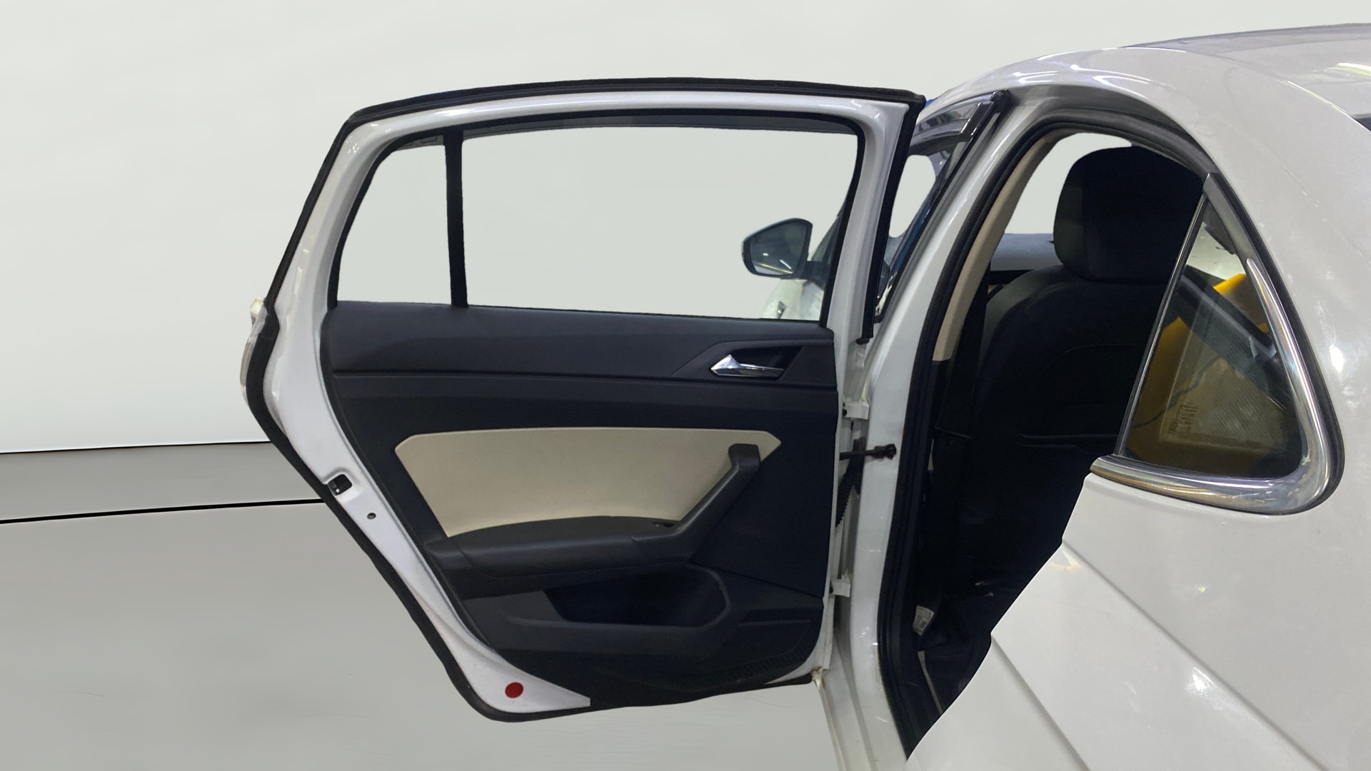 View 2022 Skoda Slavia Style 1.0 TSI AT Image 15 Used 2022 Skoda Slavia Style 1.0 TSI AT Image 15
