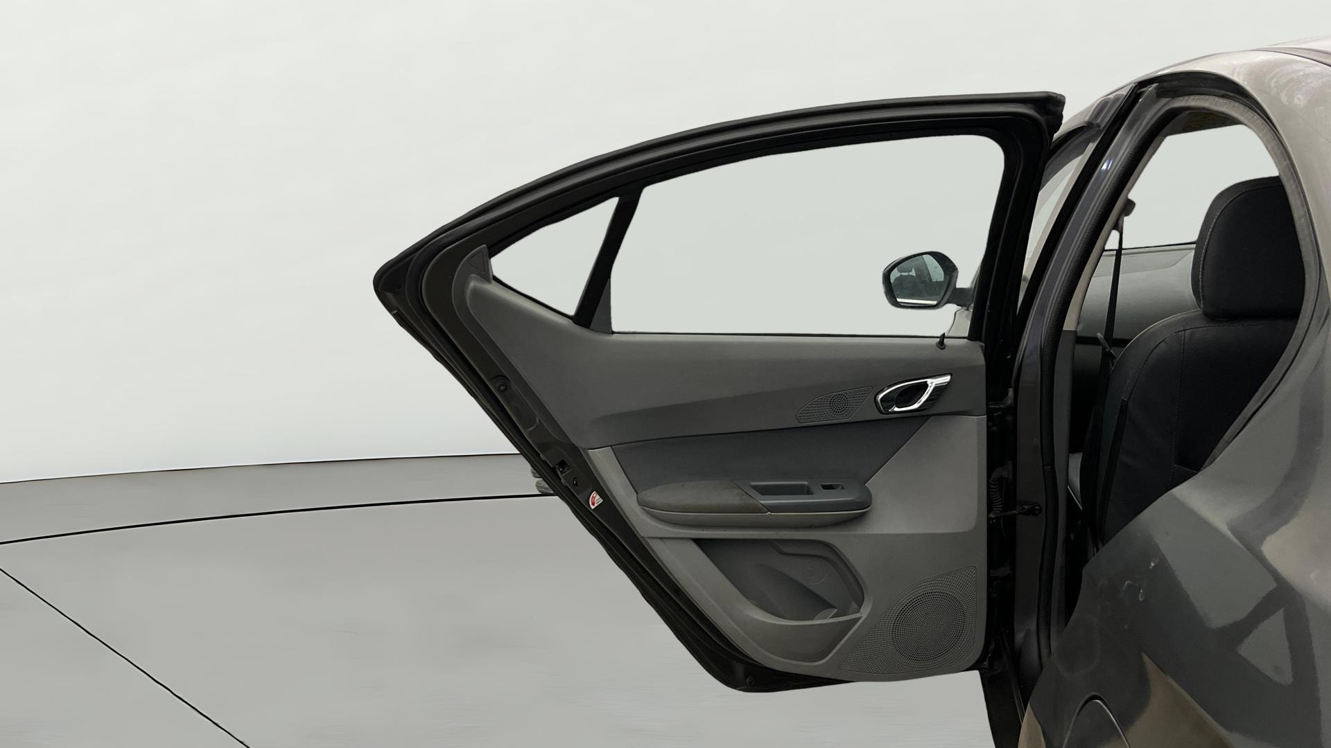 View 2021 Tata Tigor XE Diesel Image 14 Used 2021 Tata Tigor XE Diesel Image 14