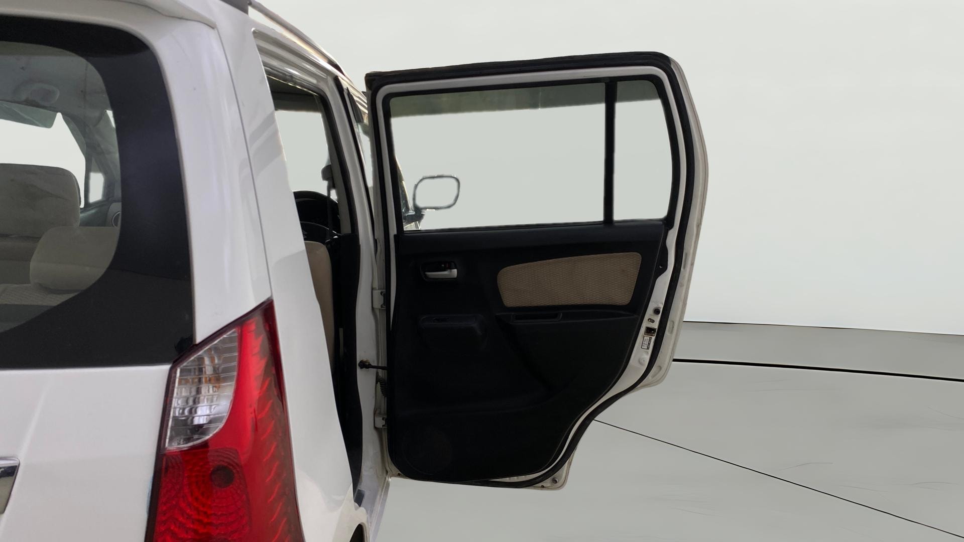 View 2018 Maruti Suzuki 1000 Base Variant Image 7 Used 2018 Maruti Suzuki 1000 Base Variant Image 7