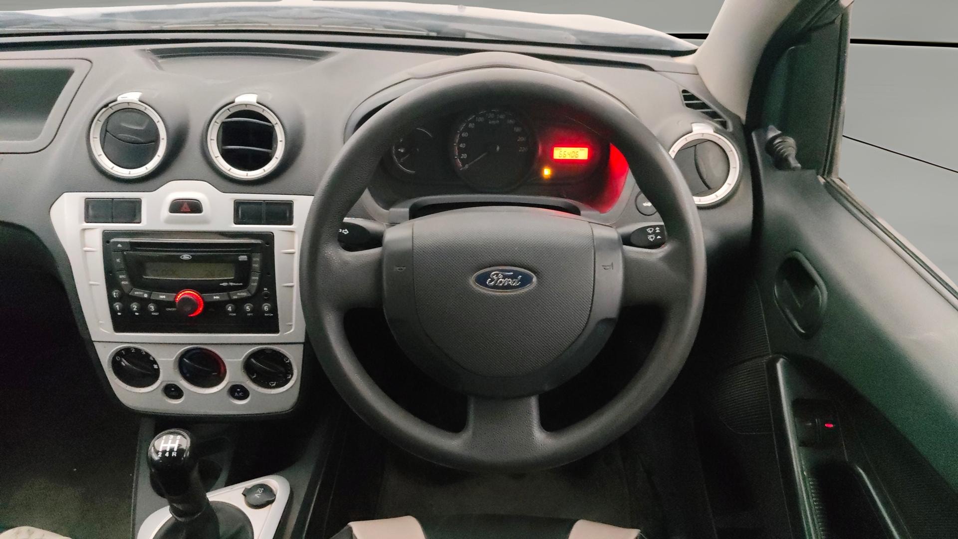 View 2014 Ford Figo 1.2P Ambiente MT BS IV Image 20 Used 2014 Ford Figo 1.2P Ambiente MT BS IV Image 20