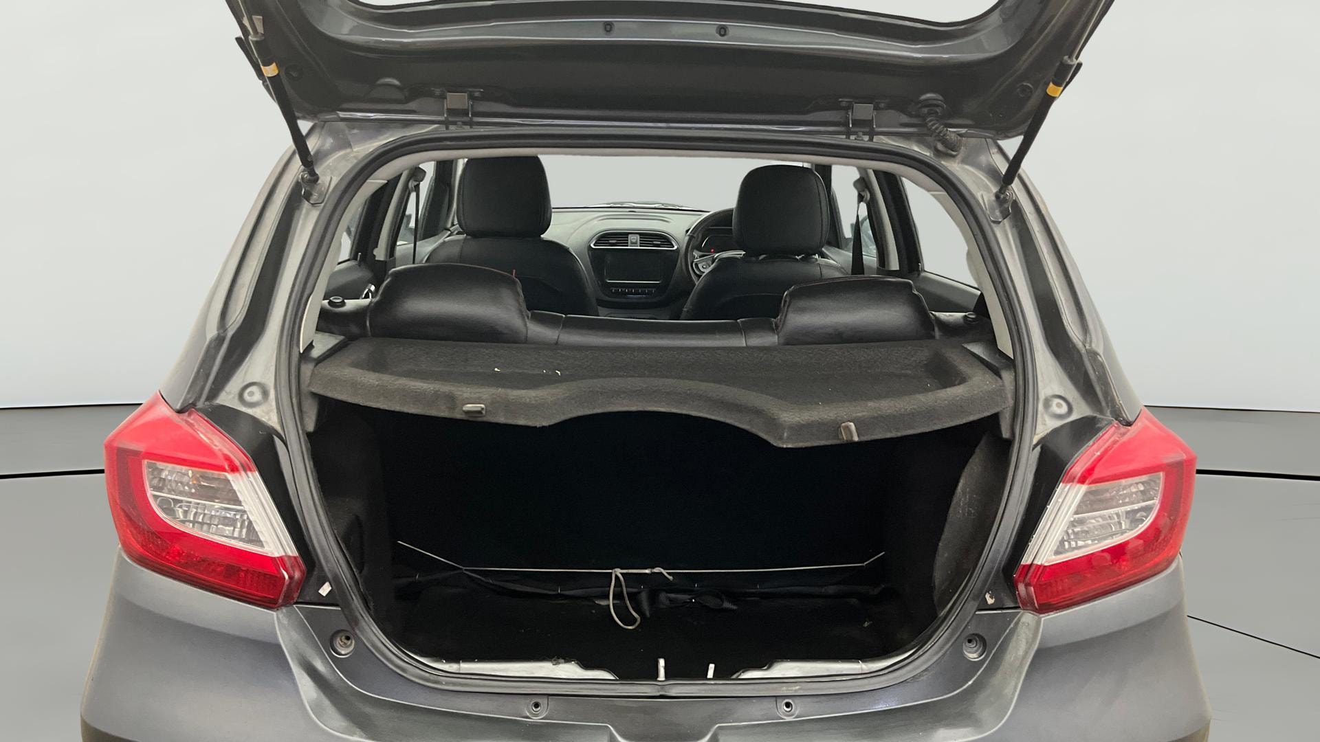 View 2020 Tata Tiago Revotorq XB Image 38 Used 2020 Tata Tiago Revotorq XB Image 38
