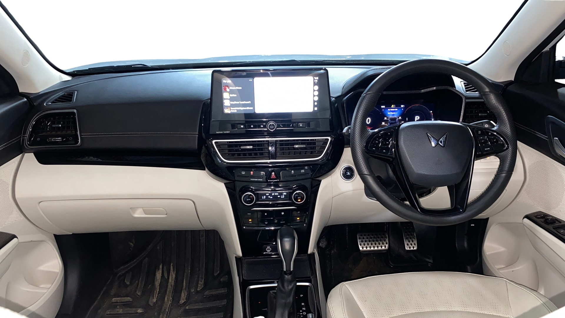 View 2025 Mahindra XUV 3XO AX7 1.2 TGDi AT Image 31 Used 2025 Mahindra XUV 3XO AX7 1.2 TGDi AT Image 31
