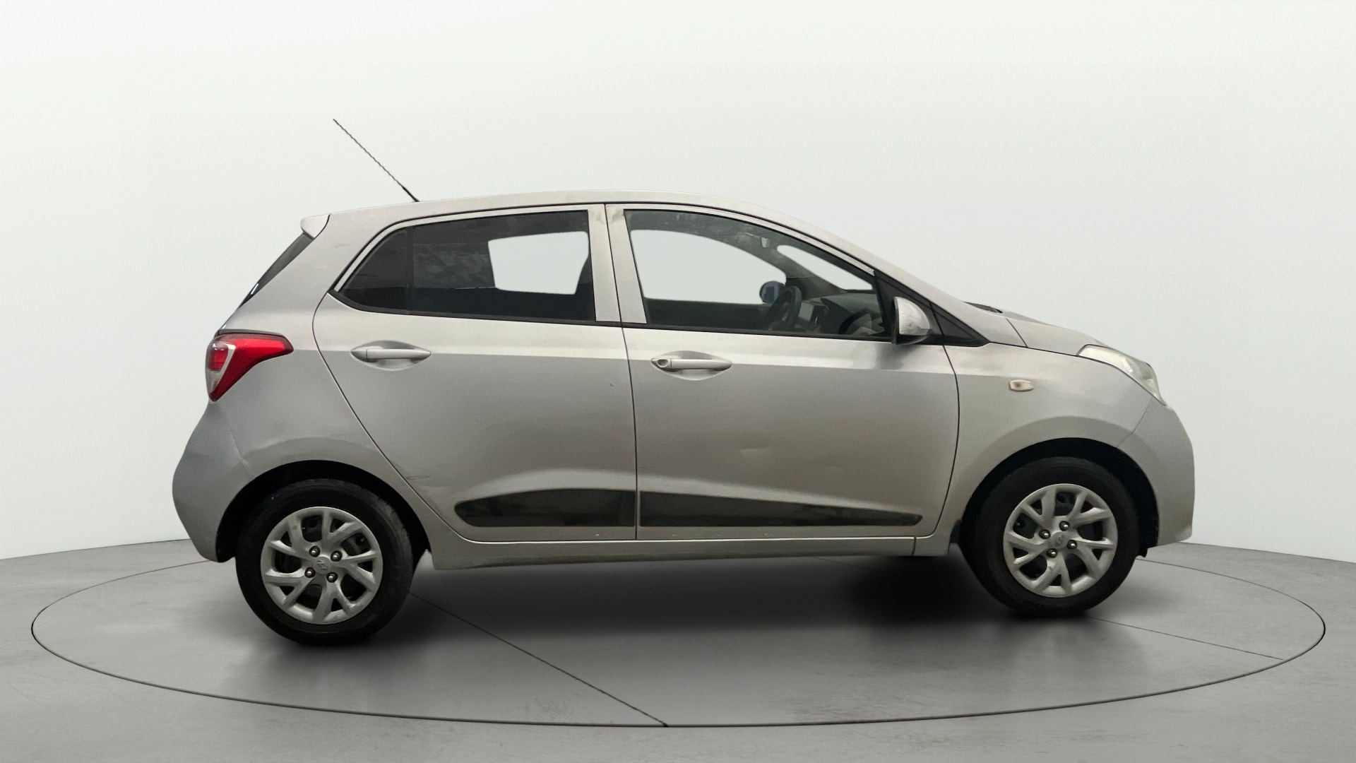 View 2017 Hyundai Grand i10 Magna 1.2 Kappa VTVT Image 8 Used 2017 Hyundai Grand i10 Magna 1.2 Kappa VTVT Image 8