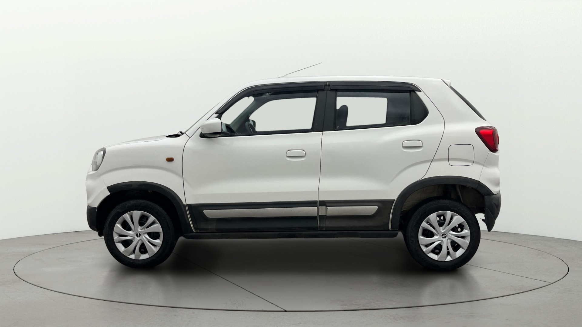 View 2020 Maruti Suzuki 1000 Base Variant Image 5 Used 2020 Maruti Suzuki 1000 Base Variant Image 5