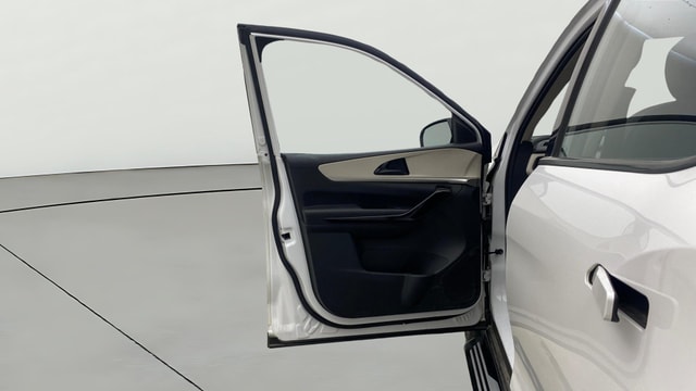 View Mahindra XUV700 Image 32 Used Mahindra XUV700 Image 32