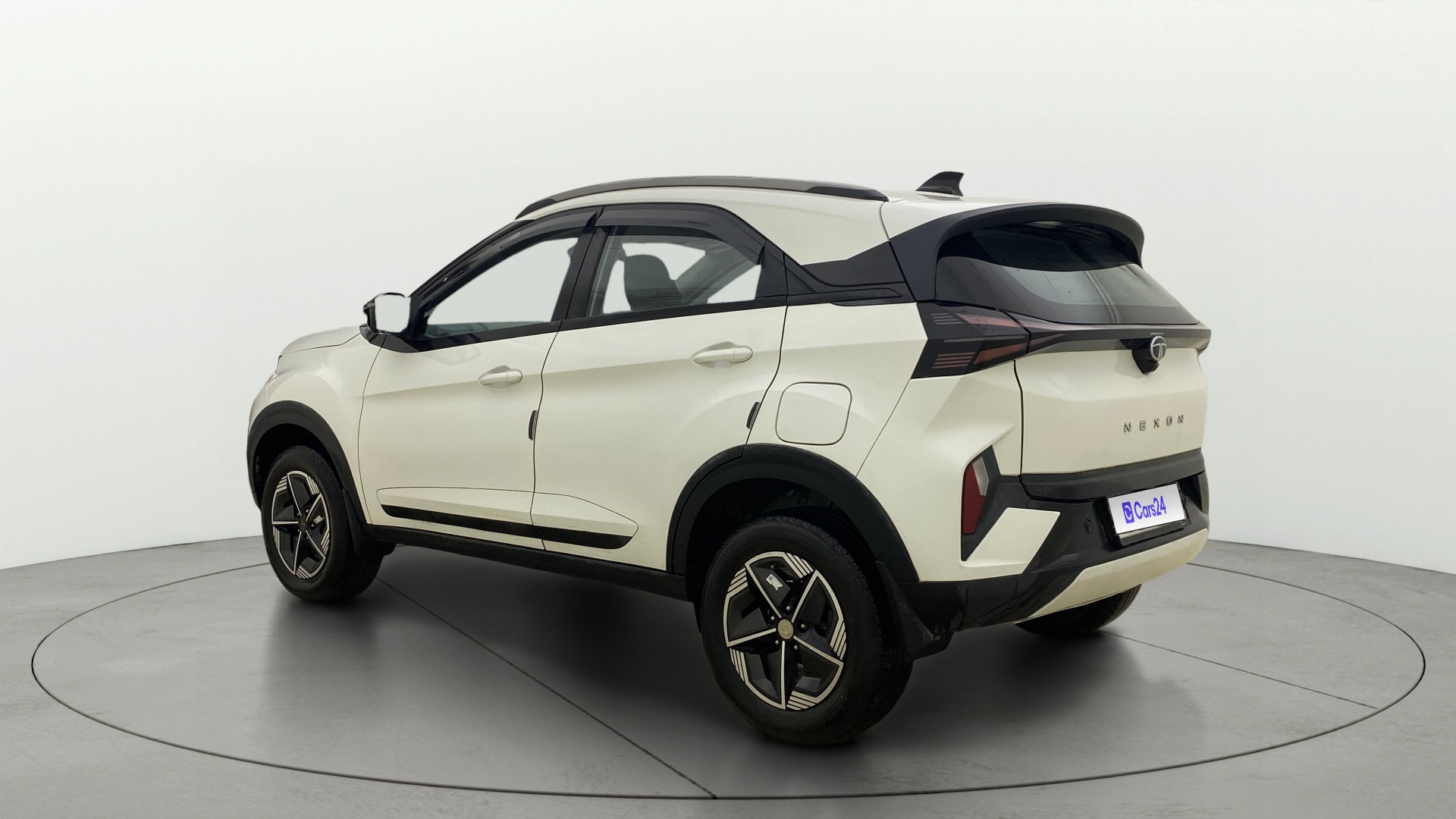View 2024 Tata Nexon Revotron XE Image 2 Used 2024 Tata Nexon Revotron XE Image 2
