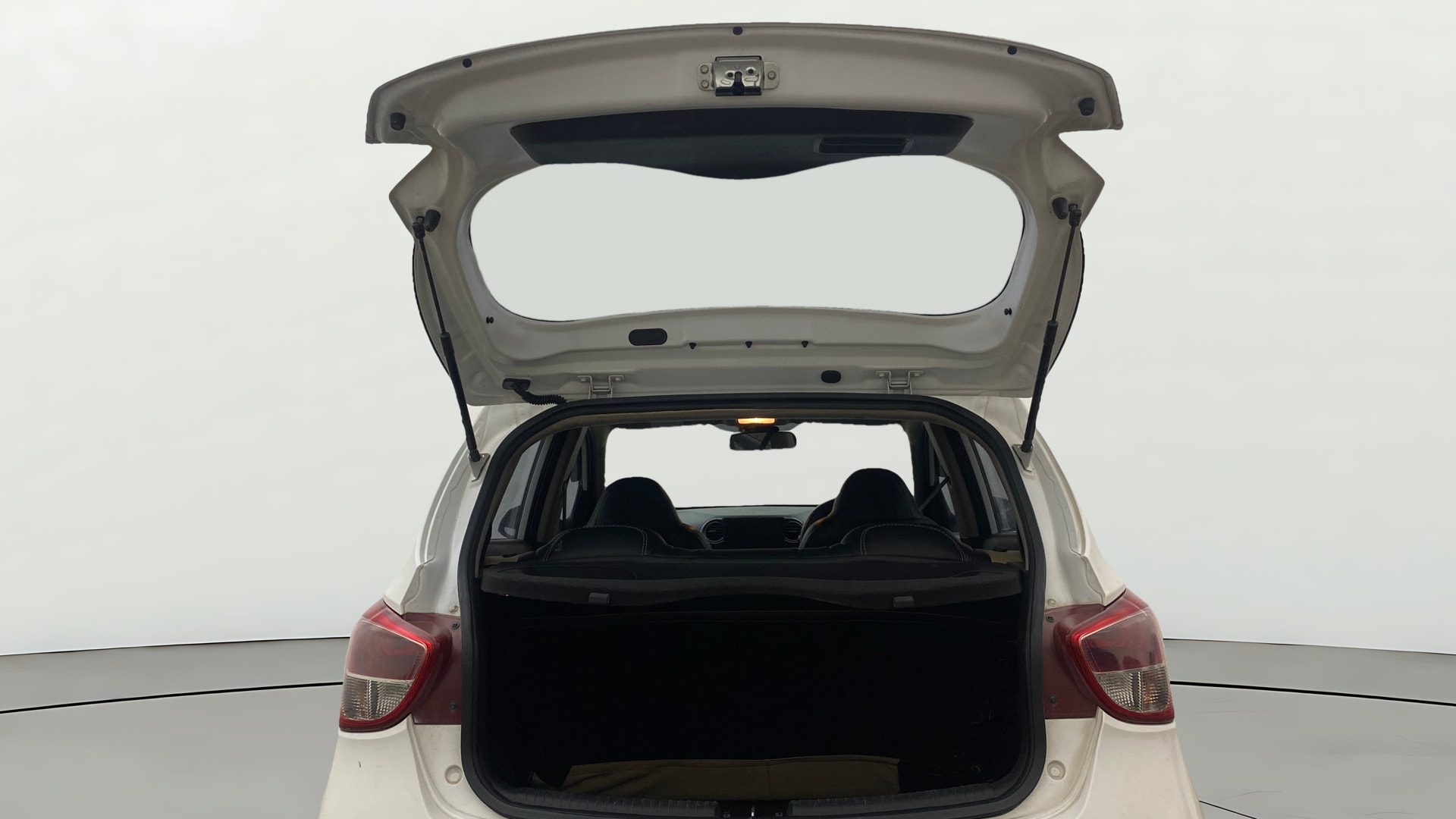 View 2019 Hyundai Grand i10 Magna 1.2 Kappa VTVT Image 16 Used 2019 Hyundai Grand i10 Magna 1.2 Kappa VTVT Image 16