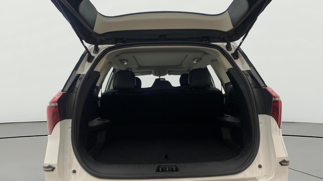View Mahindra XUV700 Image 38 Used Mahindra XUV700 Image 38