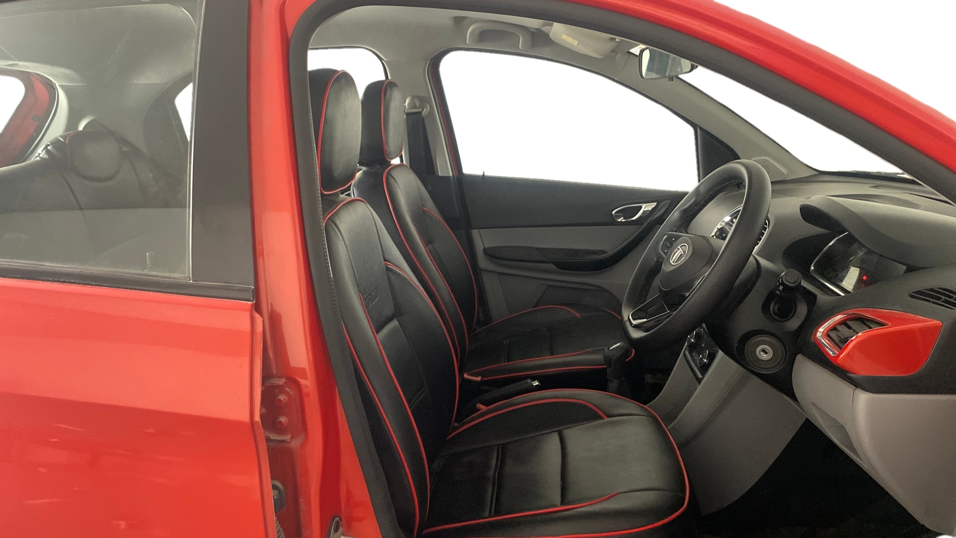 View 2020 Tata Tiago Revotorq XB Image 27 Used 2020 Tata Tiago Revotorq XB Image 27