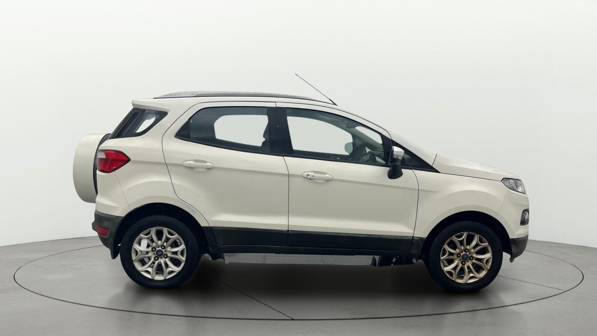 View 2016 Ford EcoSport 1.5 TDCi Diesel Ambiente BS IV Image 8 Used 2016 Ford EcoSport 1.5 TDCi Diesel Ambiente BS IV Image 8
