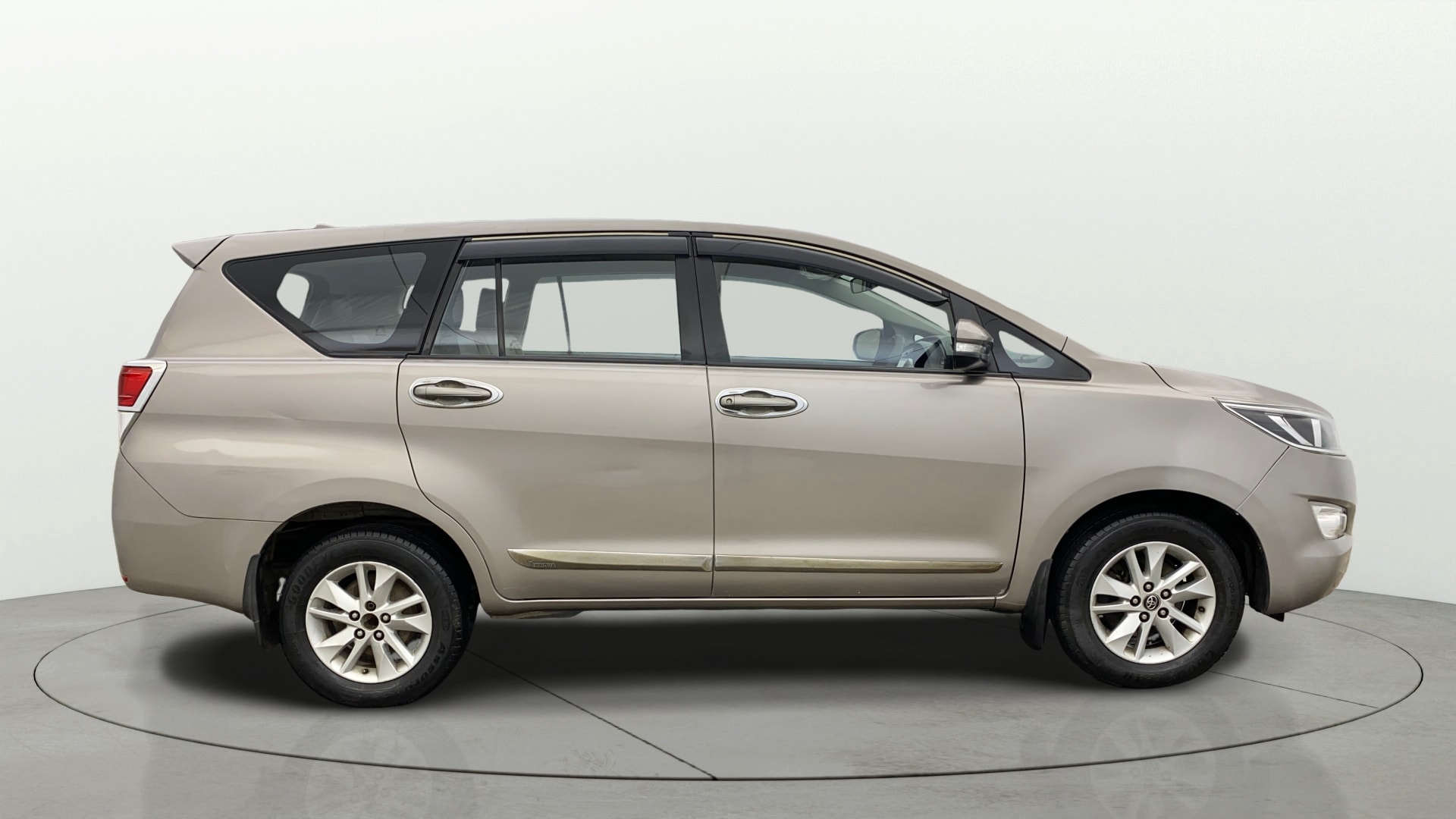 Used 2017 Toyota Innova Crysta Used 2017 Toyota Innova Crysta