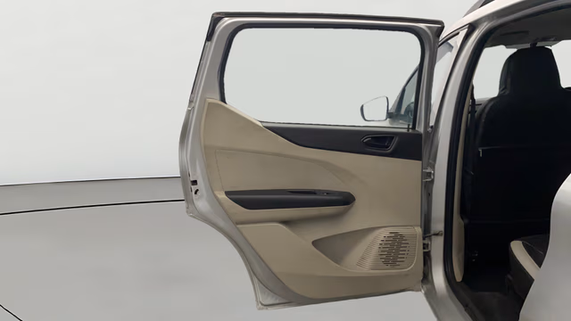 View Renault Triber Image 16 Used Renault Triber Image 16