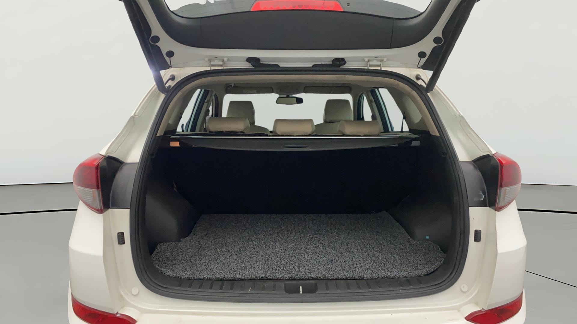 View 2018 Hyundai Tucson R 2.0 6-Speed Automatic GL BS IV Image 39 Used 2018 Hyundai Tucson R 2.0 6-Speed Automatic GL BS IV Image 39