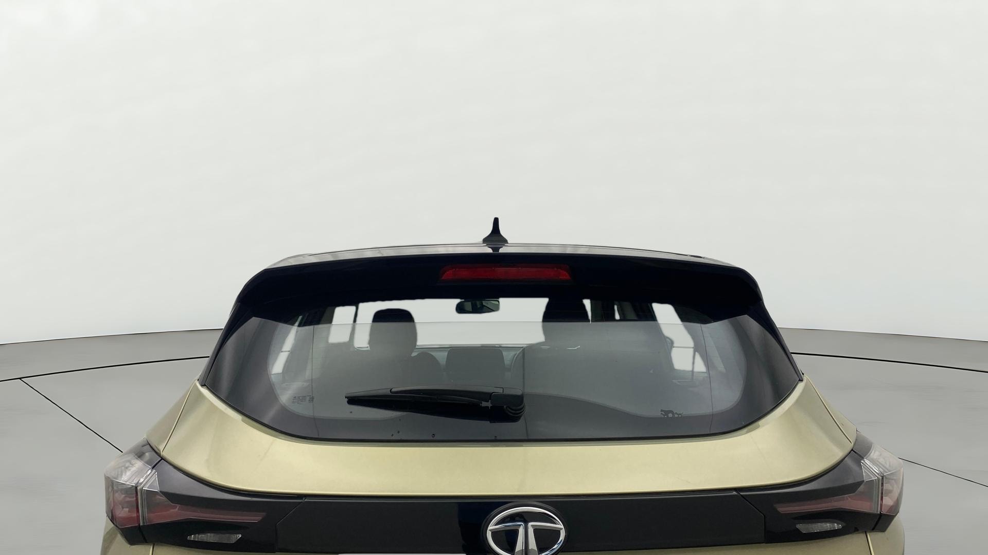 View 2022 Tata Harrier XE Image 4 Used 2022 Tata Harrier XE Image 4