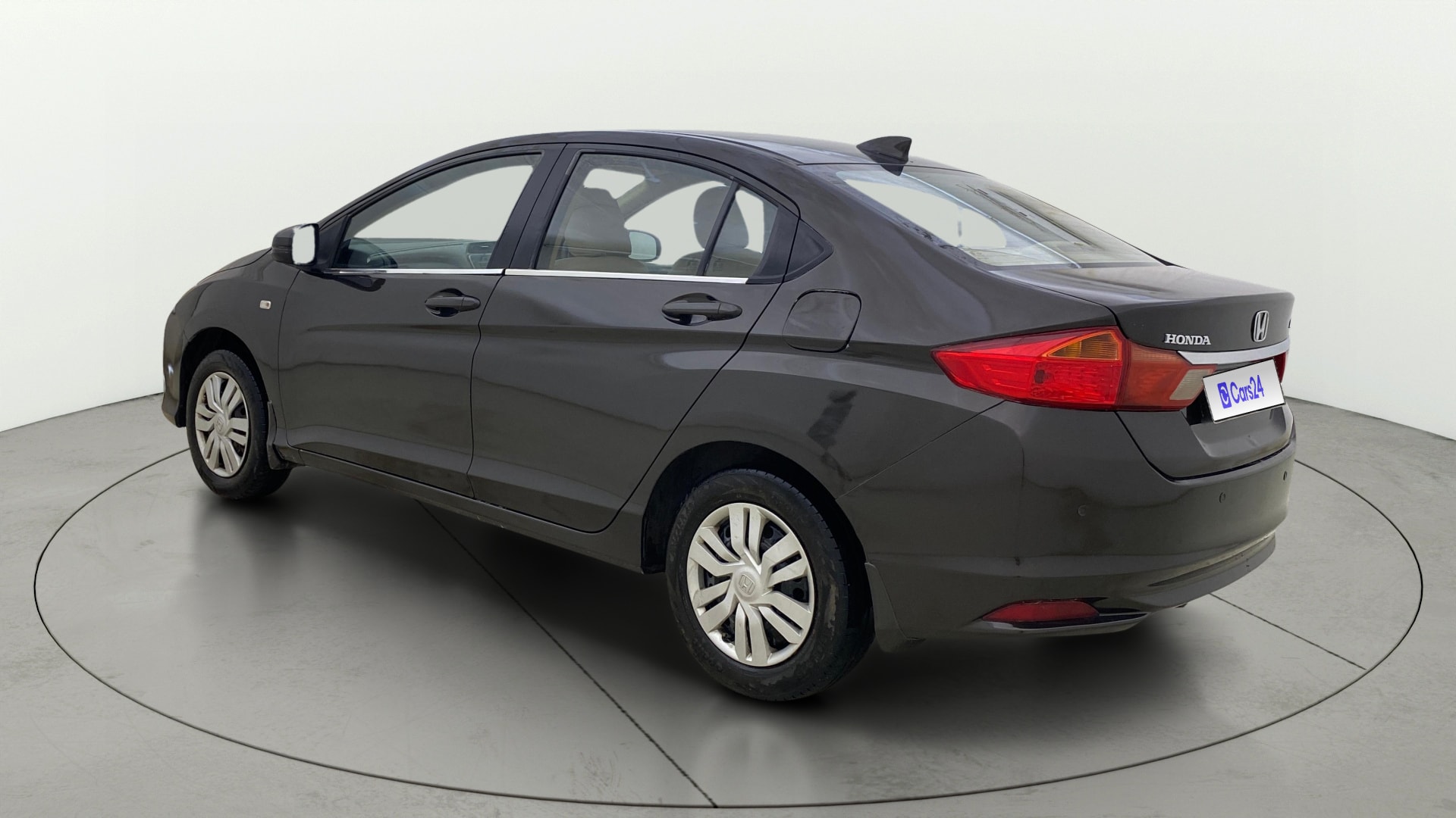 View 2015 Honda City ZX MT Diesel Anniversary Edition Image 2 Used 2015 Honda City ZX MT Diesel Anniversary Edition Image 2