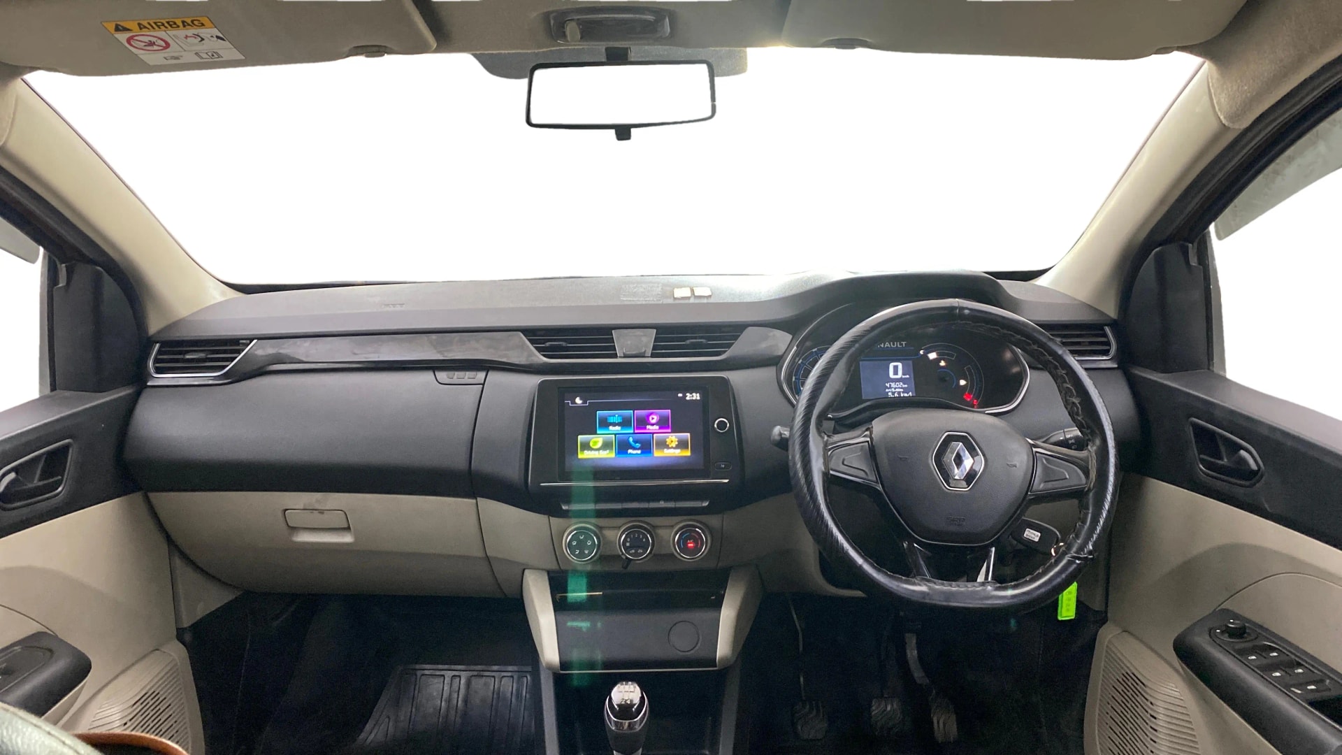View 2020 Renault Triber RXT Image 15 Used 2020 Renault Triber RXT Image 15