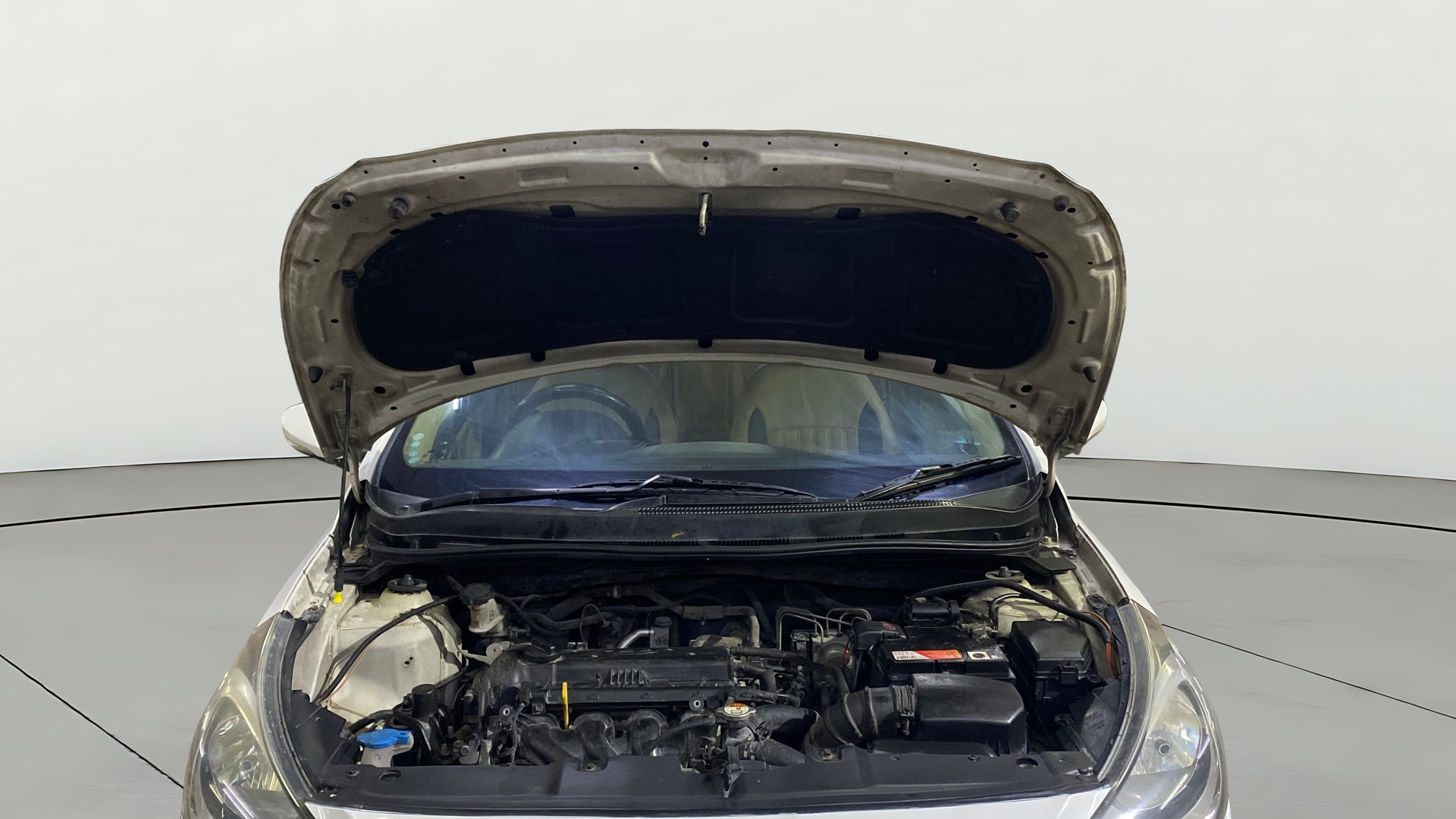 View 2013 Hyundai Fluidic Verna 1.6 VTVT EX Image 19 Used 2013 Hyundai Fluidic Verna 1.6 VTVT EX Image 19
