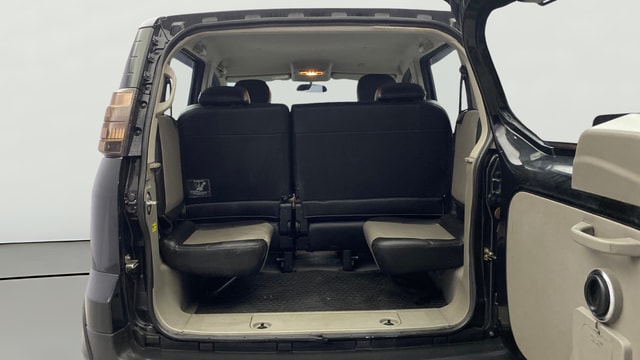 View Mahindra NuvoSport Image 38 Used Mahindra NuvoSport Image 38