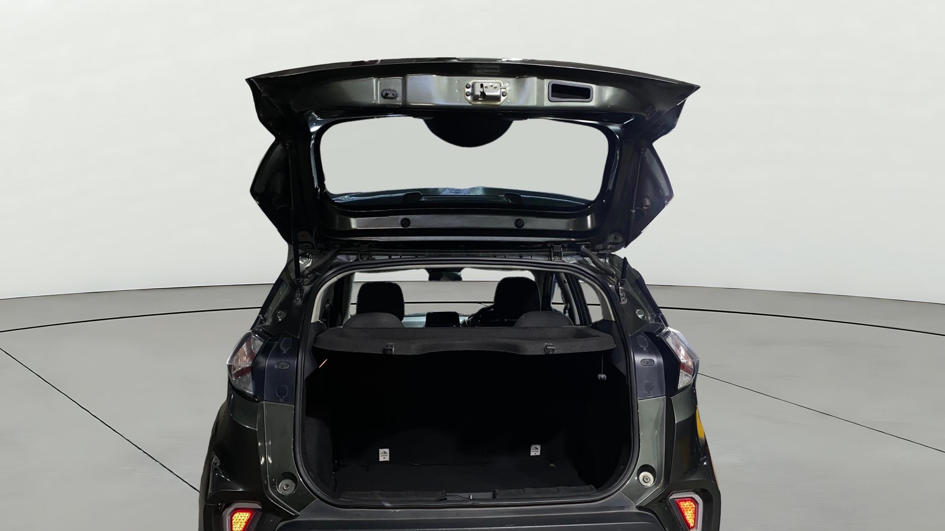 View 2022 Tata Nexon Revotorq XZ Plus (O) Image 39 Used 2022 Tata Nexon Revotorq XZ Plus (O) Image 39