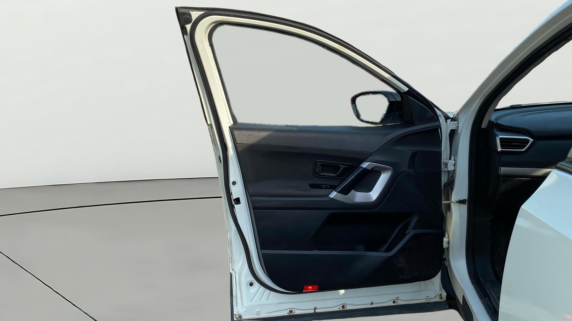 View 2021 Tata Harrier XE Image 30 Used 2021 Tata Harrier XE Image 30