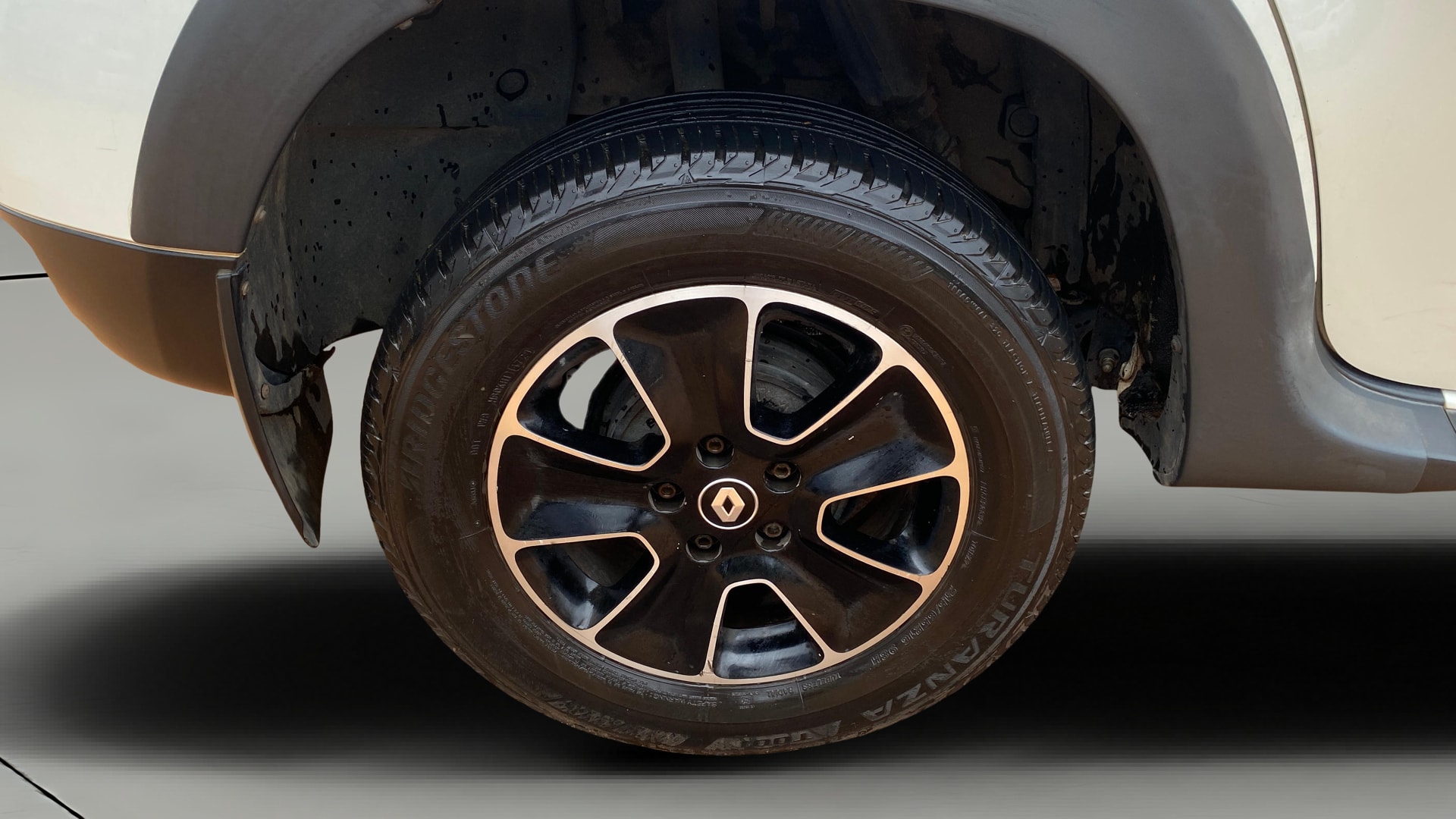 View 2019 Renault Duster 85 PS RXS 4X2 MT Image 33 Used 2019 Renault Duster 85 PS RXS 4X2 MT Image 33