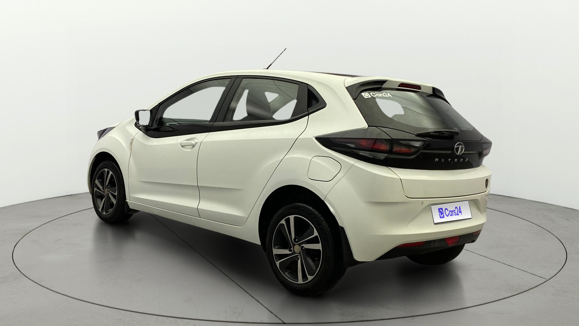 View 2020 Tata Altroz XZ Petrol Image 2 Used 2020 Tata Altroz XZ Petrol Image 2