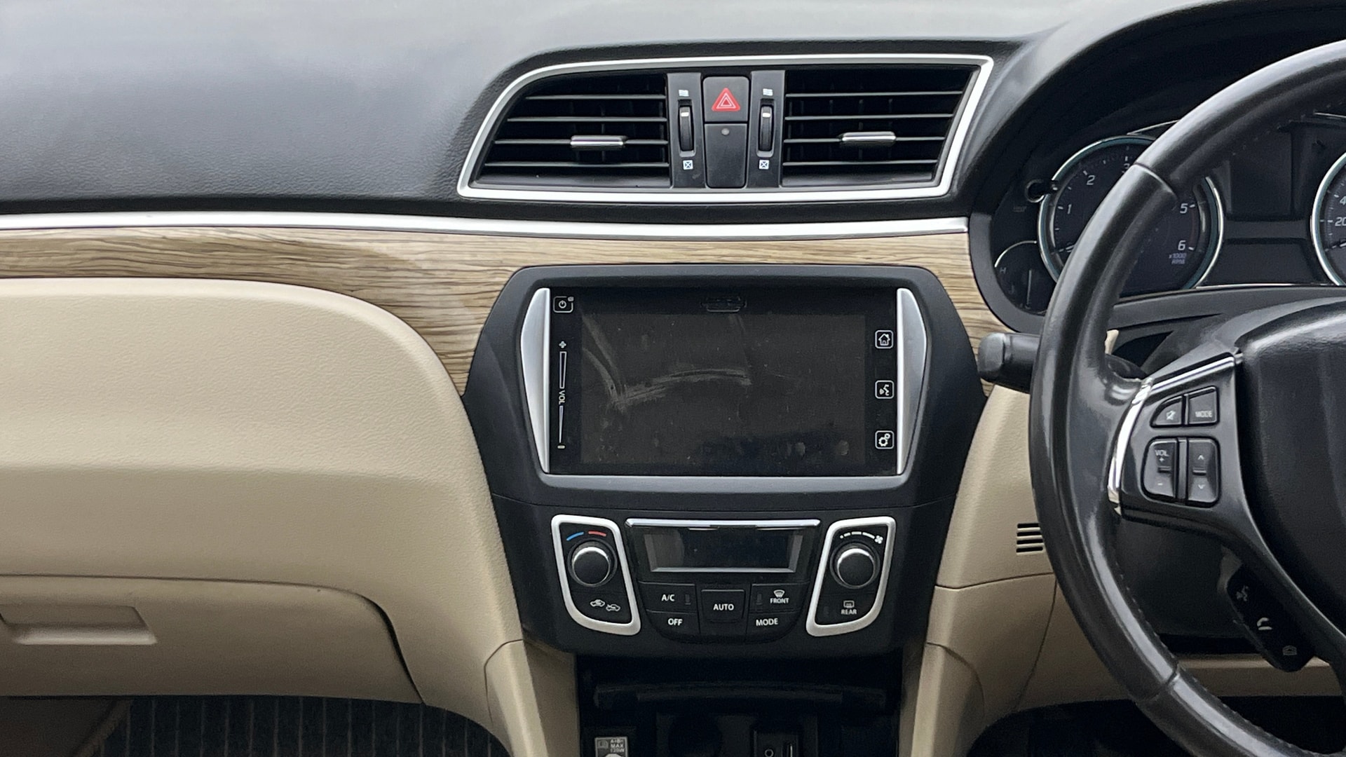 View 2019 Maruti Suzuki 1000 Base Variant Image 18 Used 2019 Maruti Suzuki 1000 Base Variant Image 18