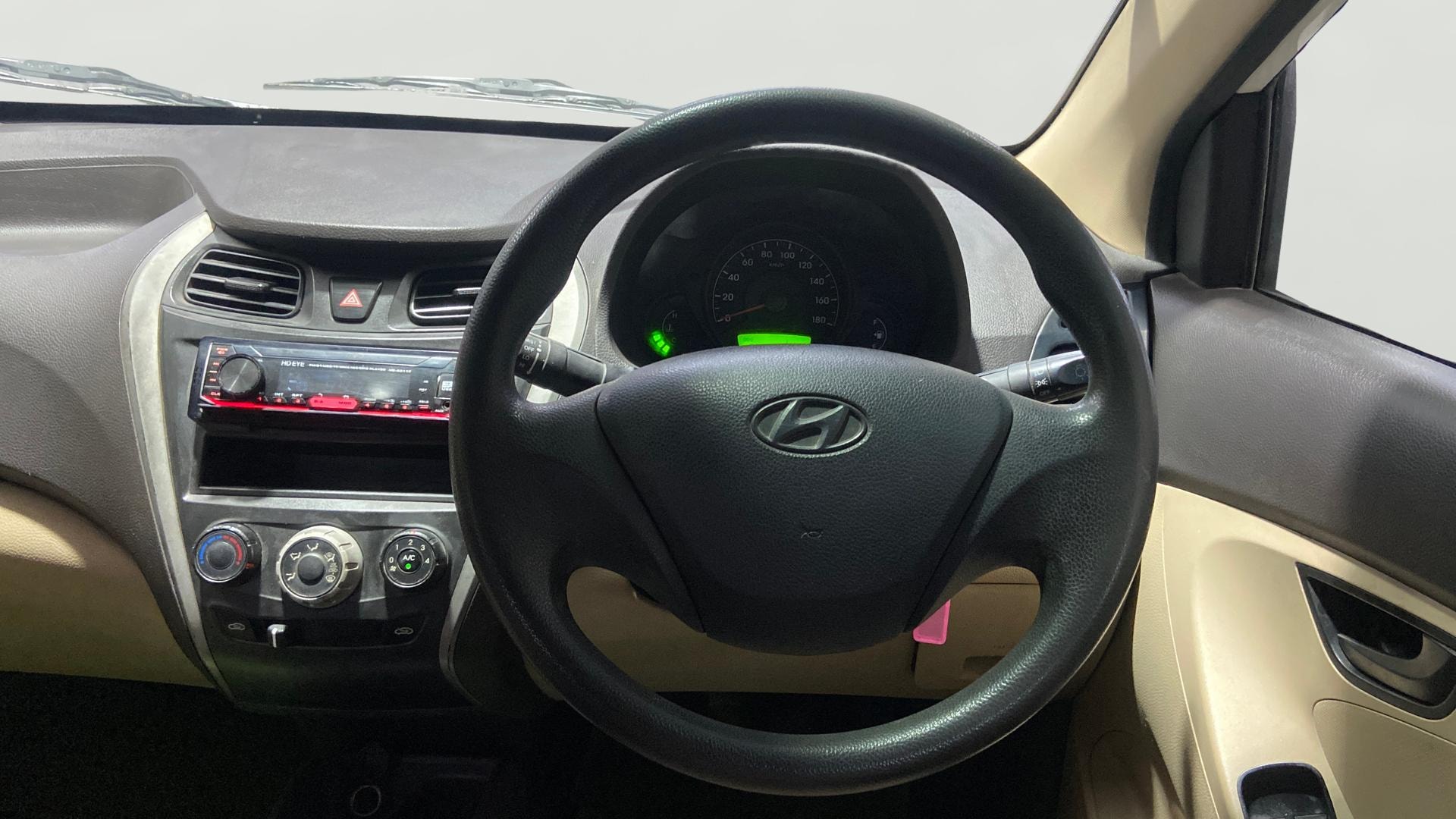 View 2013 Hyundai EON Era Plus Image 11 Used 2013 Hyundai EON Era Plus Image 11