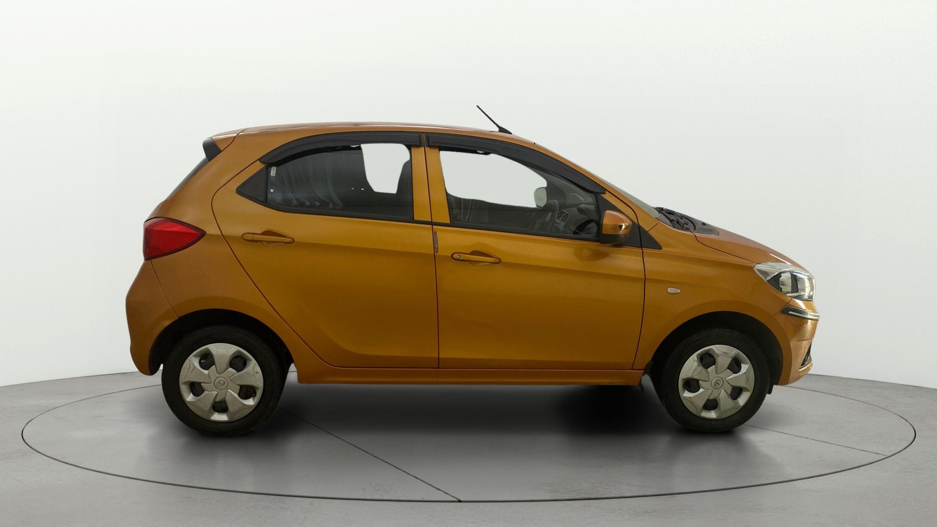View 2018 Tata Tiago Revotorq XB Image 8 Used 2018 Tata Tiago Revotorq XB Image 8
