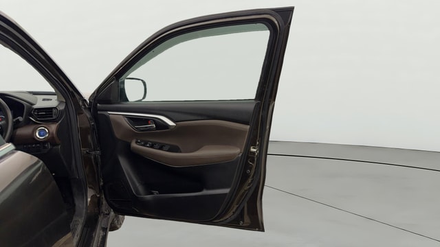 View Toyota Urban Cruiser Hyryder Image 48 Used Toyota Urban Cruiser Hyryder Image 48