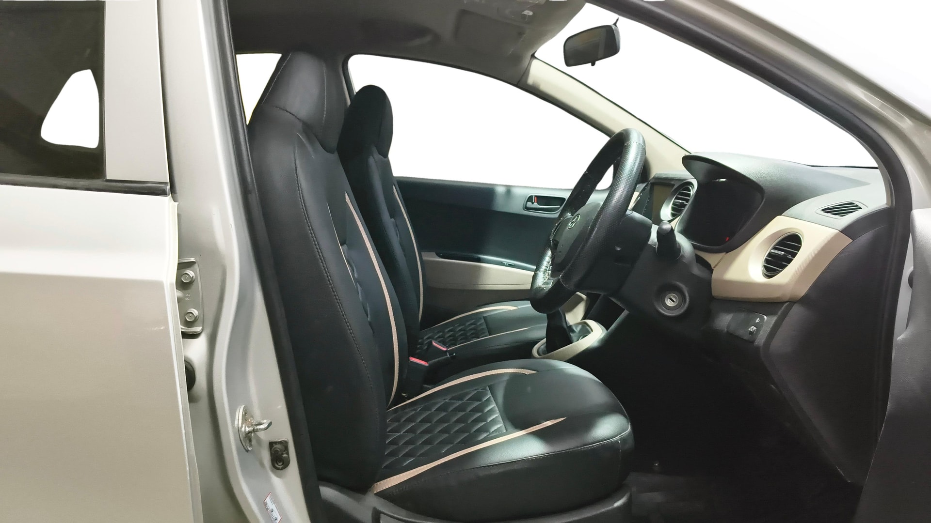 View 2018 Hyundai Grand i10 Magna 1.2 Kappa VTVT Image 25 Used 2018 Hyundai Grand i10 Magna 1.2 Kappa VTVT Image 25