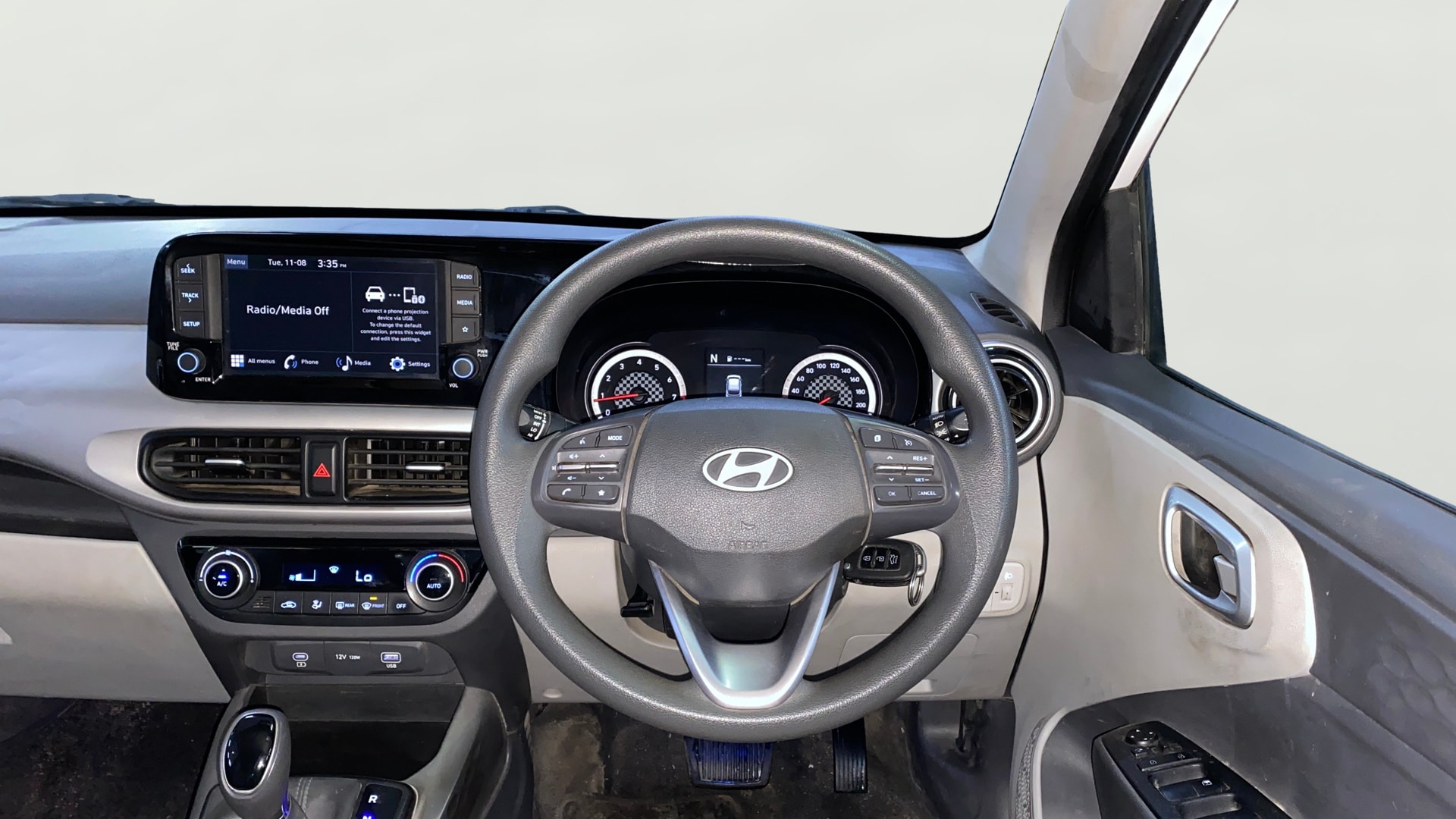 View 2024 Hyundai Grand i10 Nios Sportz Petrol AMT Image 14 Used 2024 Hyundai Grand i10 Nios Sportz Petrol AMT Image 14