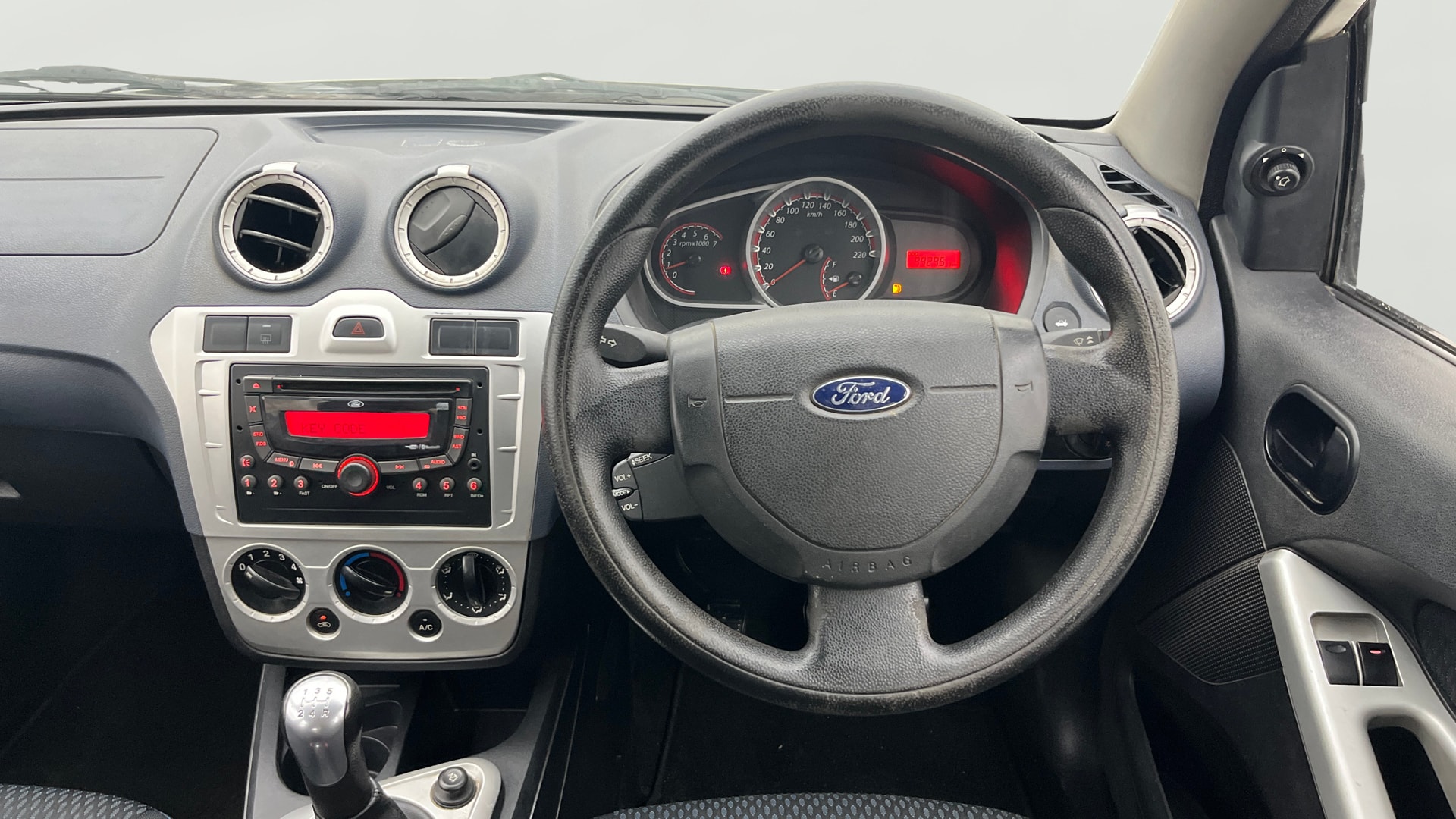 View 2013 Ford Figo 1.2P Ambiente MT BS IV Image 20 Used 2013 Ford Figo 1.2P Ambiente MT BS IV Image 20
