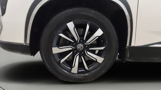 View MG Hector Plus Image 37 Used MG Hector Plus Image 37