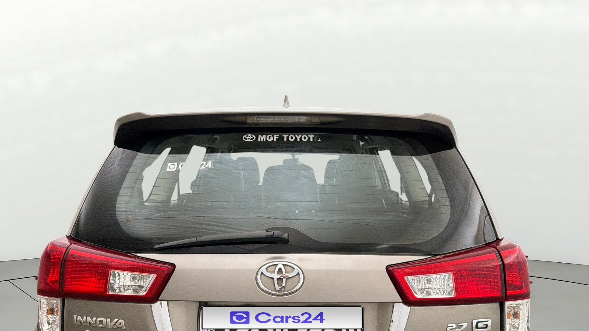 View 2019 Toyota Innova Crysta 2.4 G MT 7-Seater BS IV Image 4 Used 2019 Toyota Innova Crysta 2.4 G MT 7-Seater BS IV Image 4