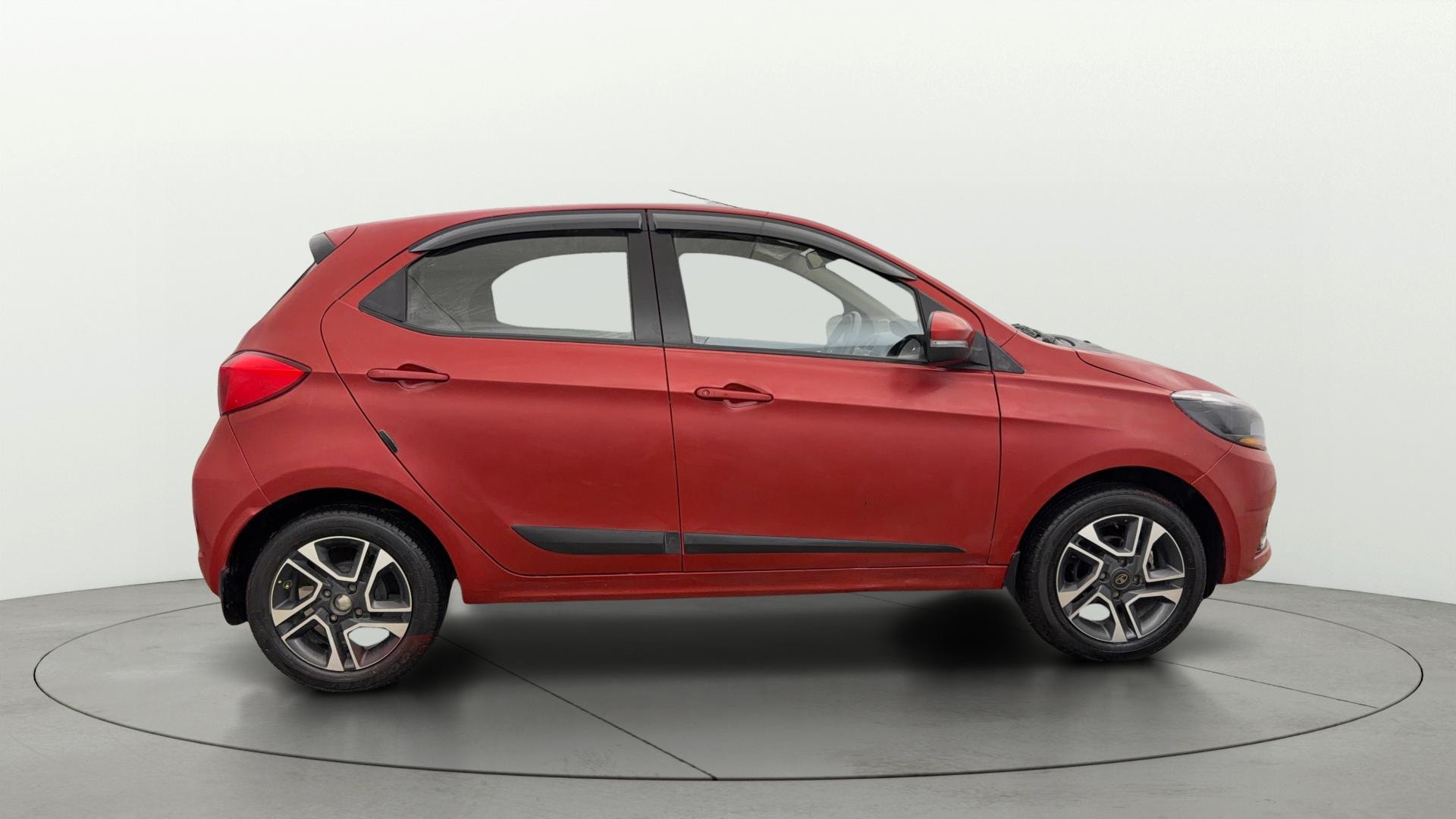 View 2019 Tata Tiago Revotorq XB Image 8 Used 2019 Tata Tiago Revotorq XB Image 8