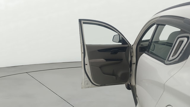View Mahindra KUV100 Image 30 Used Mahindra KUV100 Image 30