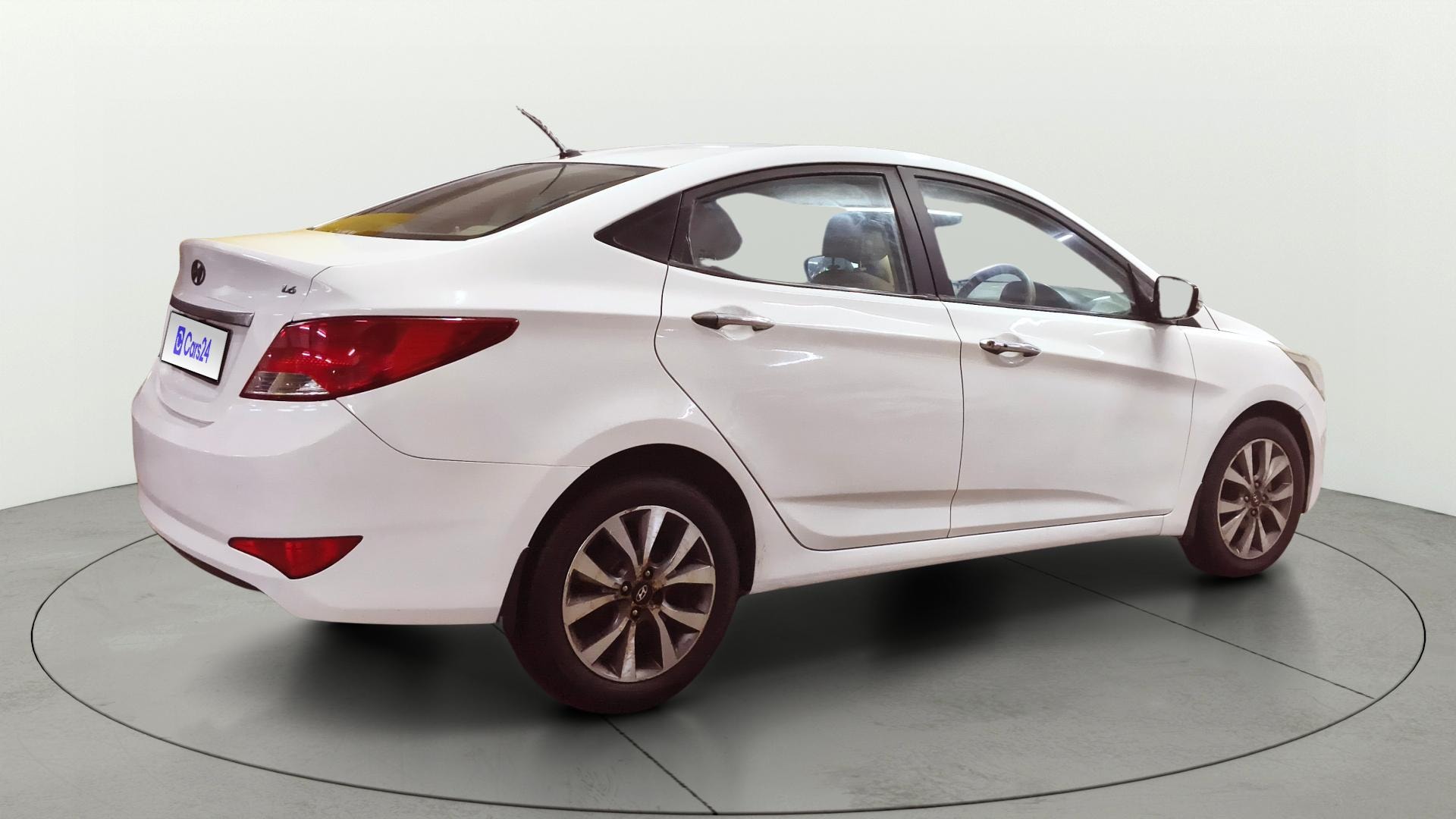 View 2015 Hyundai Fluidic Verna 1.4 CRDI Base Image 43 Used 2015 Hyundai Fluidic Verna 1.4 CRDI Base Image 43