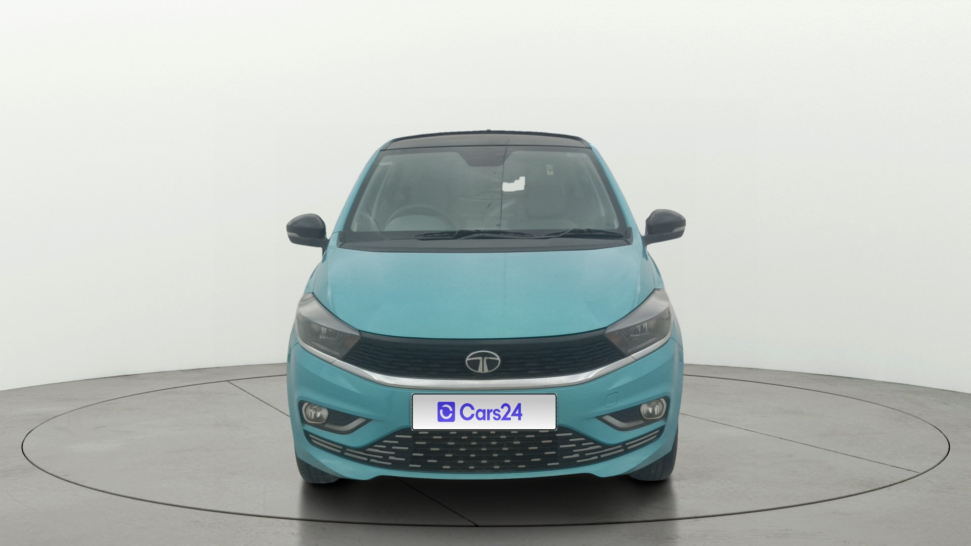 View 2025 Tata Tiago Revotorq XB Image 1 Used 2025 Tata Tiago Revotorq XB Image 1