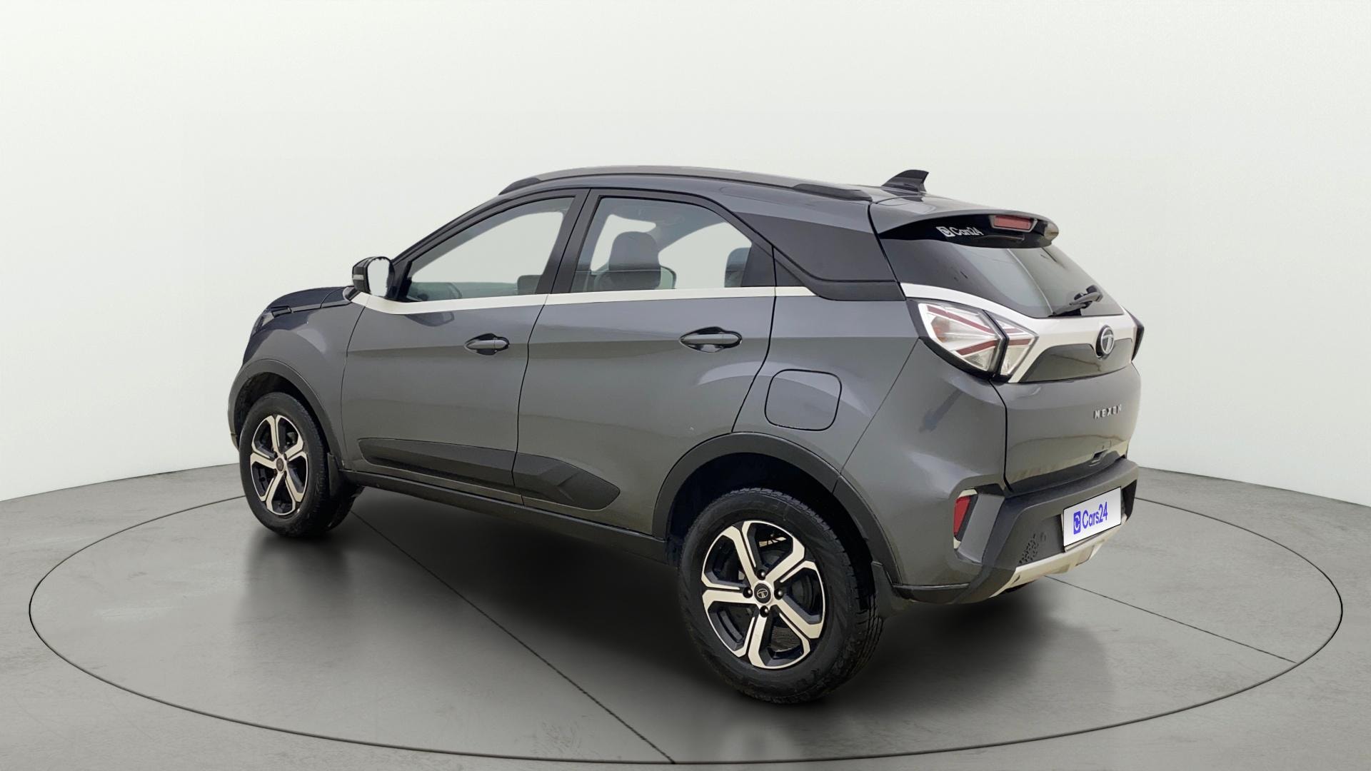 View 2022 Tata Nexon XZ Plus Diesel Image 2 Used 2022 Tata Nexon XZ Plus Diesel Image 2