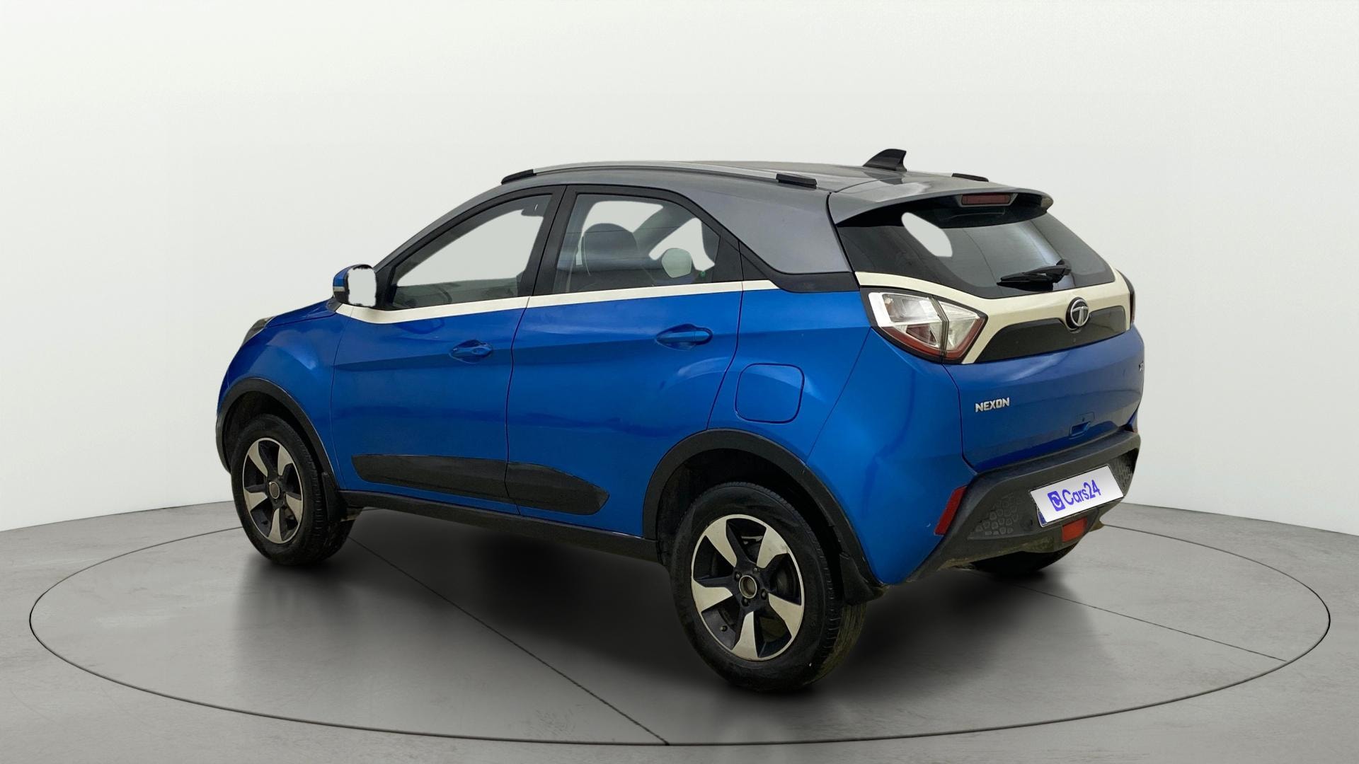 View 2019 Tata Nexon XZ Plus Diesel Image 2 Used 2019 Tata Nexon XZ Plus Diesel Image 2