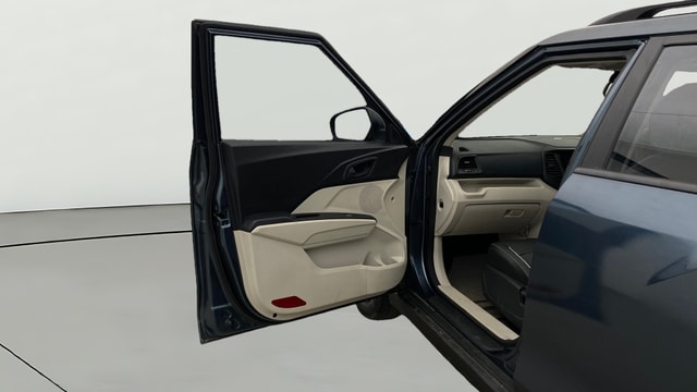 View Mahindra XUV300 Image 32 Used Mahindra XUV300 Image 32